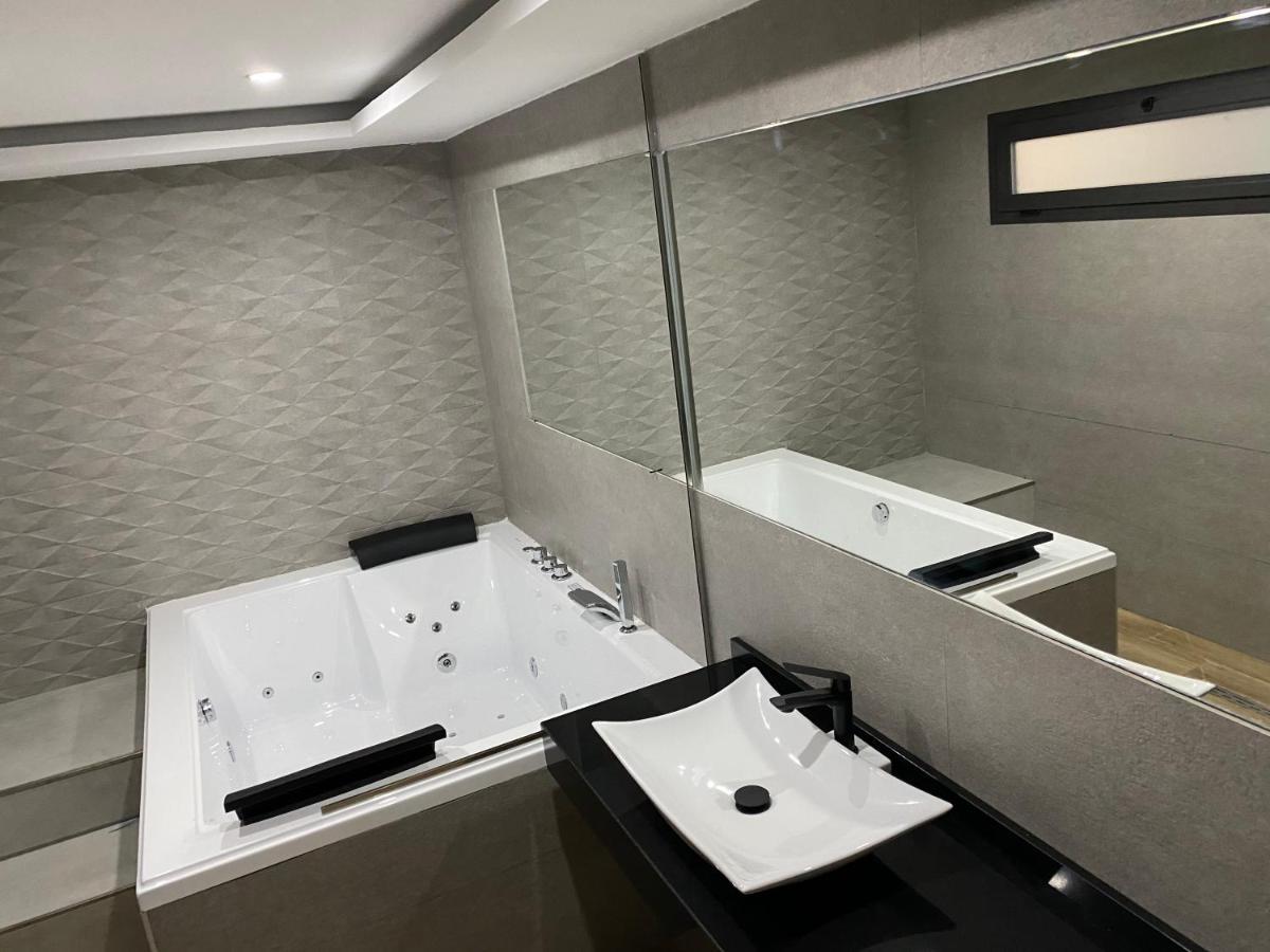 Apartamentos Las 7 Esencias Linares  Eksteriør bilde