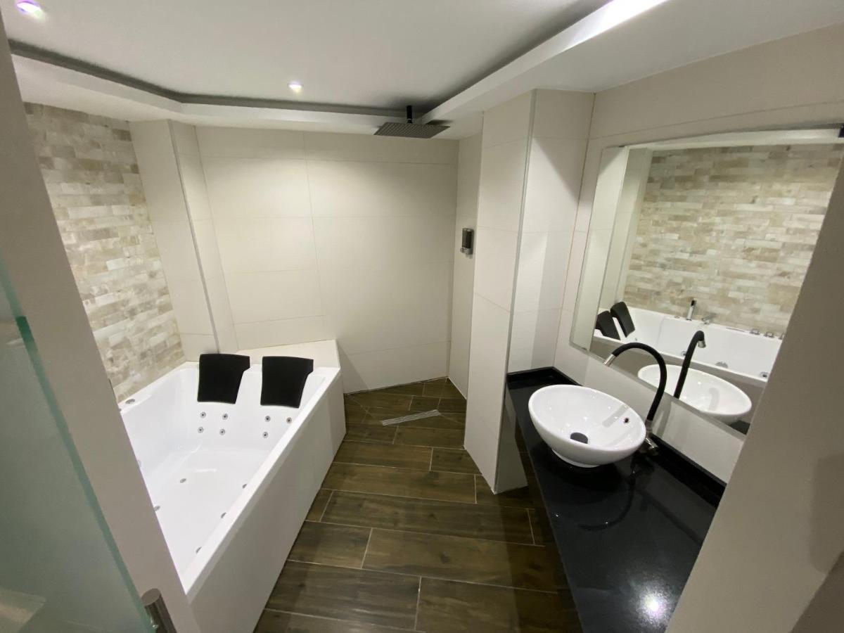 Apartamentos Las 7 Esencias Linares  Eksteriør bilde