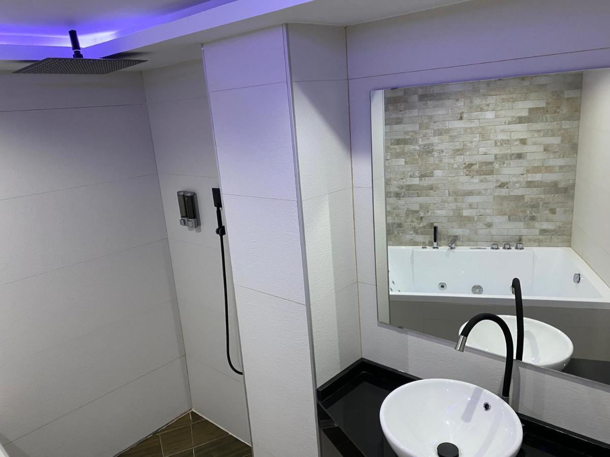 Apartamentos Las 7 Esencias Linares  Eksteriør bilde