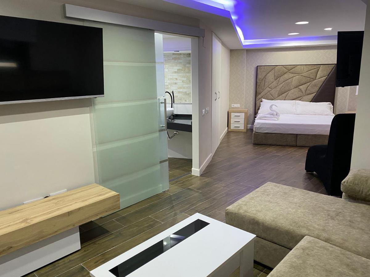 Apartamentos Las 7 Esencias Linares  Eksteriør bilde